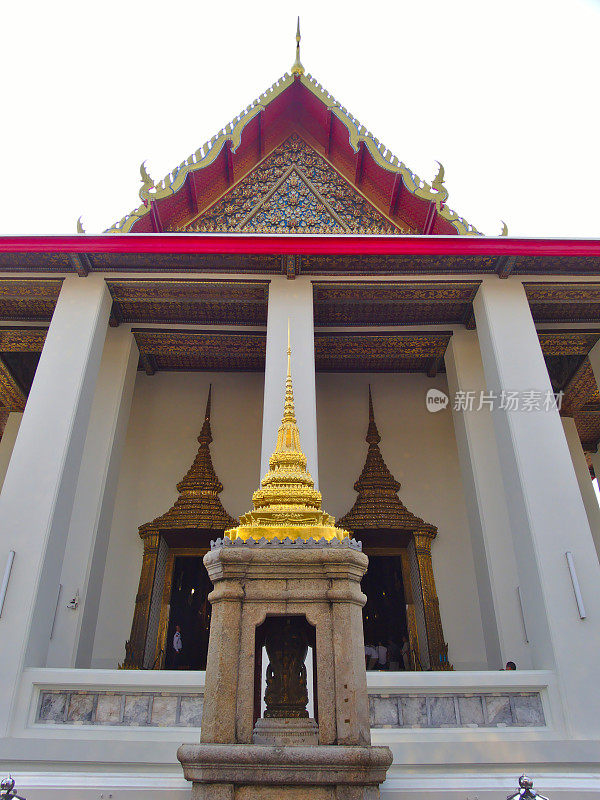 Wat Phra Chetuphon(Wat Pho)，位于辉煌的翡翠佛寺后面。
